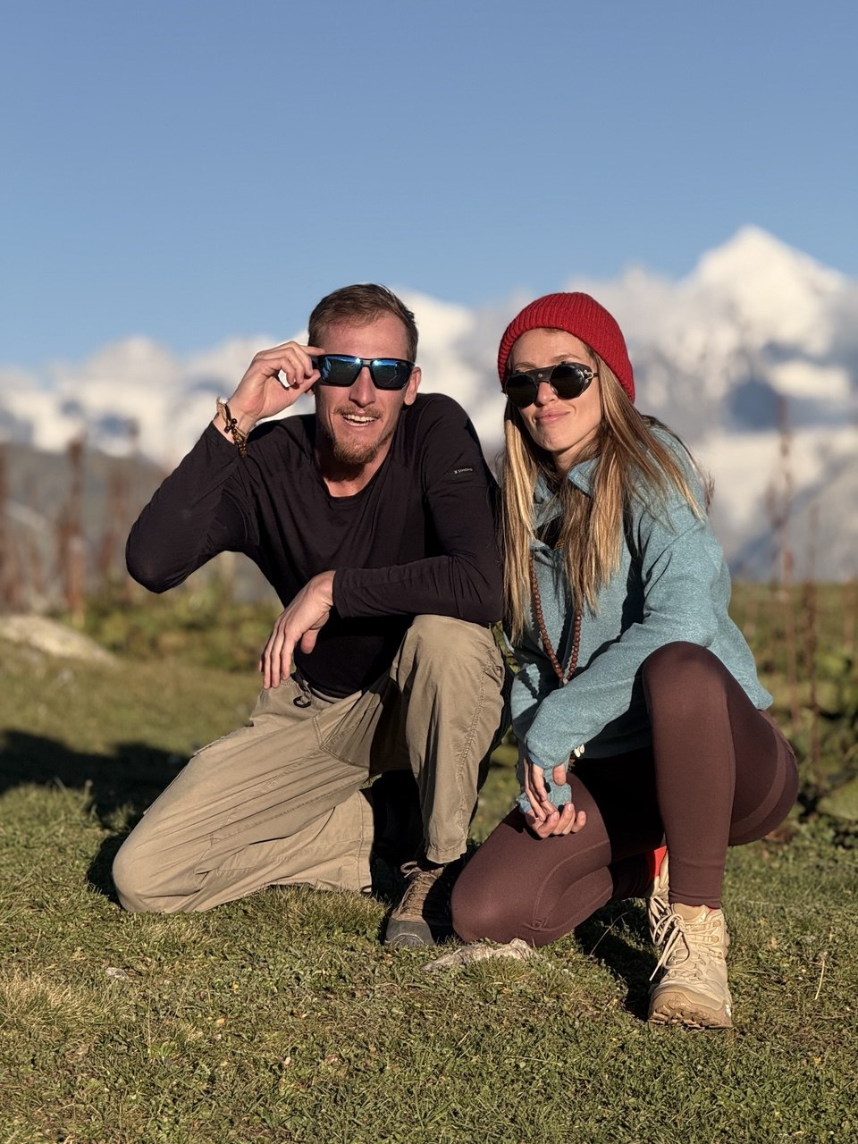 Alisa and Guillaume, Spirit Routes journey organizers, together in the mountains